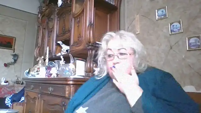 Snapshot of Lala-Love56 chatting on 10, 10, 2025 Lala-Love56 online show from 10, 10, 2025