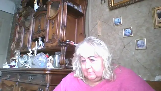 Lala-Love56 online show from 13, 5, 2026