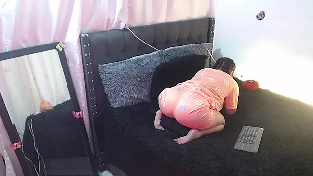 Snapshot of amberbakee chatting on 31, 10, 2025 amberbakee online show from 31, 10, 2025