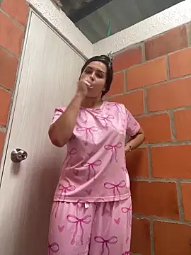 Snapshot of amberbakee chatting on 26, 11, 2025 amberbakee online show from 26, 11, 2025