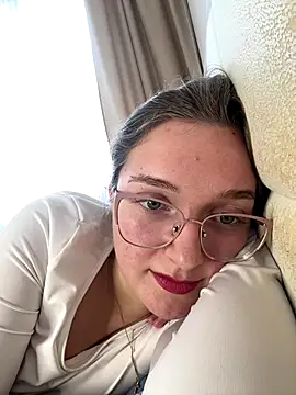 Bellatrisssaa online show from 6, 11, 2025