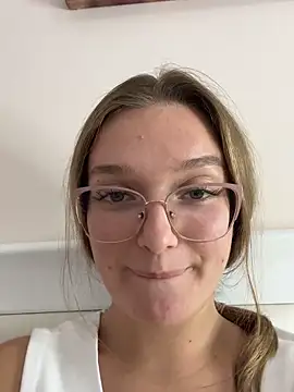 Bellatrisssaa online show from 15, 10, 2025