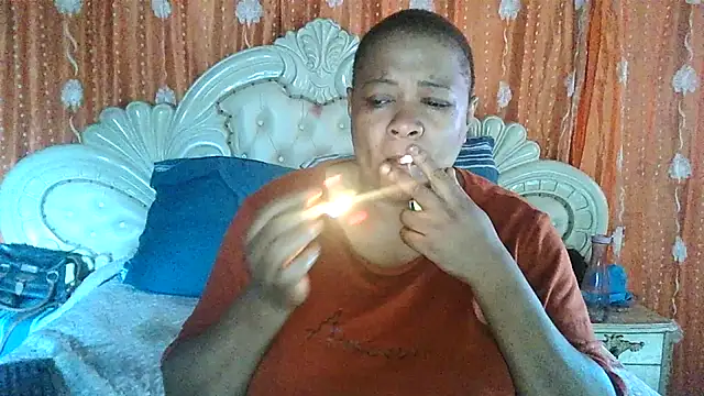 BUSTY QUEEEN online show from 18, 10, 2025