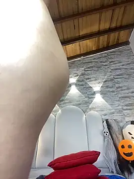 Snapshot of Kristy1_ chatting on 28, 10, 2025 Kristy1 online show from 28, 10, 2025