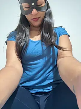 Indy black cat online show from 30, 6, 2026