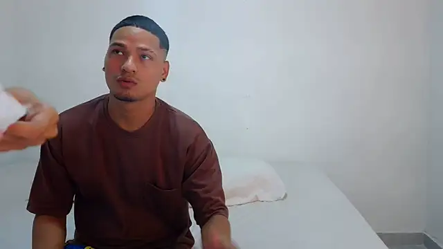 Sexy777Couple online show from 17, 9, 2025