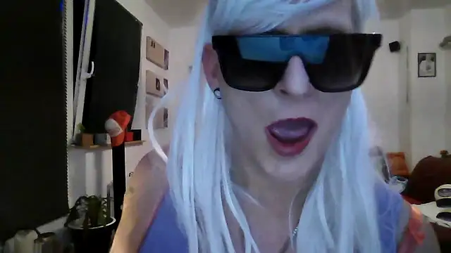 hellgirl1980 online show from 27, 9, 2025