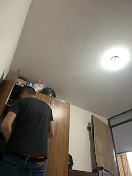 lonewolt online show from 8, 9, 2025