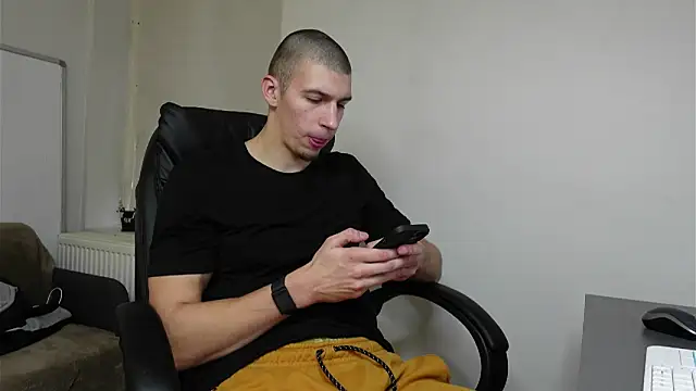 Ryan Dozer online show from 6, 11, 2025