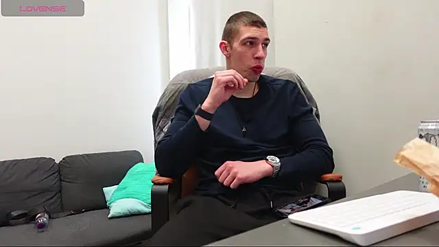 Ryan Dozer online show from 5, 4, 2026