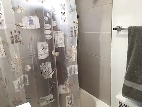 littyleesh1 online show from 5, 12, 2025