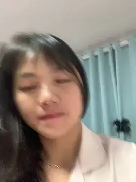 Emlyly-18 online show from 18, 10, 2025