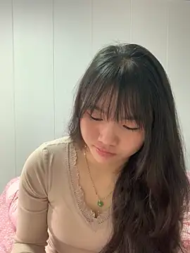 Emlyly-18 online show from 1, 11, 2025