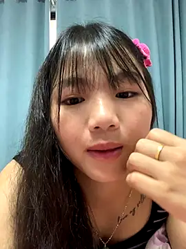 Emlyly-18 online show from 5, 10, 2025