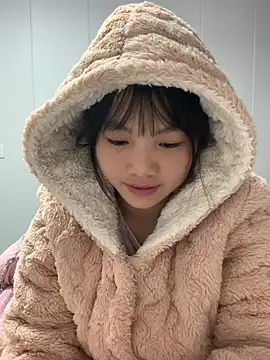 Emlyly-18 online show from 21, 10, 2025