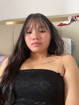 Emlyly-18 online show from 10, 9, 2025