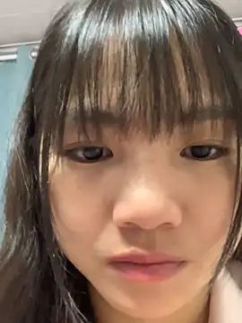 Emlyly-18 online show from 6, 11, 2025