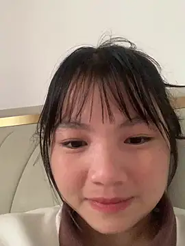 Emlyly-18 online show from 20, 10, 2025