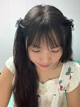 Emlyly-18 online show from 15, 10, 2025