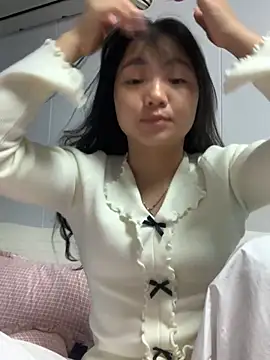 Emlyly-18 online show from 13, 11, 2025