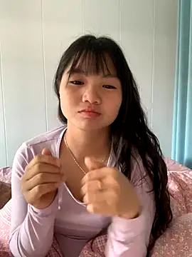 Emlyly-18 online show from 22, 10, 2025