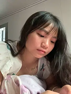 Emlyly-18 online show from 23, 9, 2025