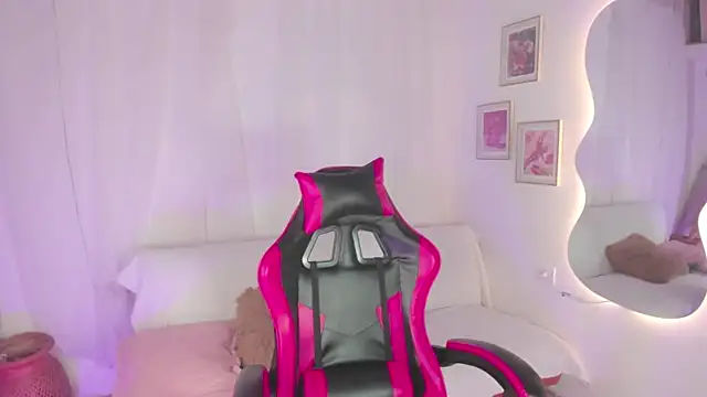 Nikkita Dragon online show from 25, 10, 2025