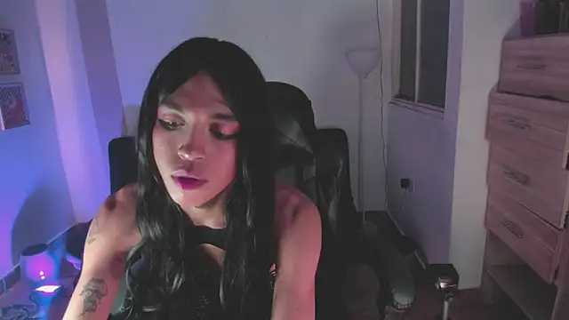 Nikkita Dragon online show from 19, 11, 2025