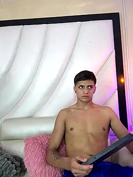 Snapshot of LoganMiller69 chatting on 3, 10, 2025 LoganMiller69 online show from 3, 10, 2025