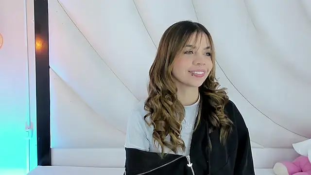 Snapshot of LoganMiller69 chatting on 25, 9, 2025 LoganMiller69 online show from 25, 9, 2025