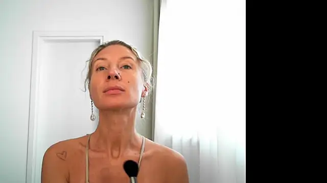 Snapshot of Paevoa chatting on 13, 10, 2025 Paevoa online show from 13, 10, 2025