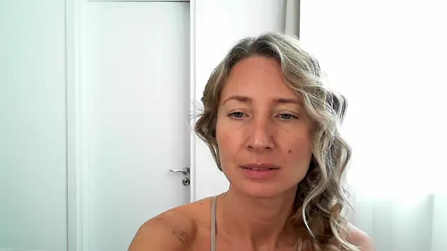 Snapshot of Paevoa chatting on 26, 11, 2025 Paevoa online show from 26, 11, 2025