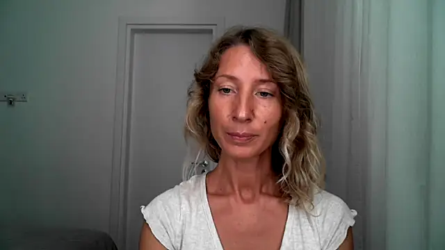 Snapshot of Paevoa chatting on 17, 9, 2025 Paevoa online show from 17, 9, 2025