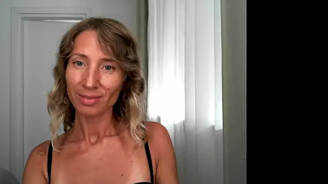 Snapshot of Paevoa chatting on 23, 9, 2025 Paevoa online show from 23, 9, 2025