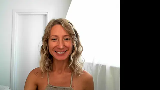 Snapshot of Paevoa chatting on 9, 10, 2025 Paevoa online show from 9, 10, 2025