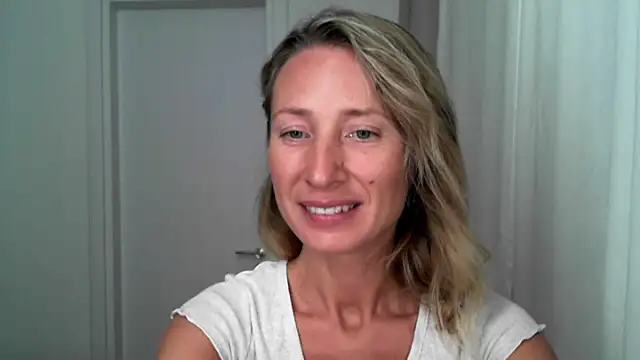 Snapshot of Paevoa chatting on 15, 11, 2025 Paevoa online show from 15, 11, 2025