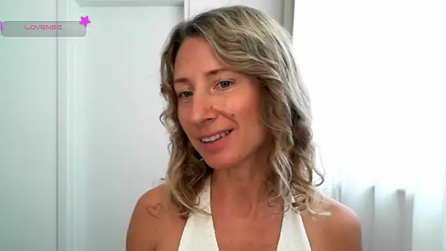 Snapshot of Paevoa chatting on 18, 12, 2025 Paevoa online show from 18, 12, 2025