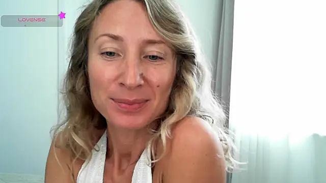 Snapshot of Paevoa chatting on 3, 12, 2025 Paevoa online show from 3, 12, 2025