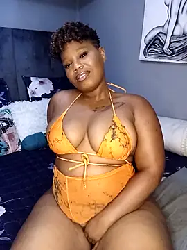 Snapshot of ThickAmy chatting on 7, 11, 2025 ThickAmy online show from 7, 11, 2025