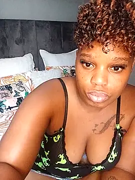 Snapshot of ThickAmy chatting on 9, 11, 2025 ThickAmy online show from 9, 11, 2025