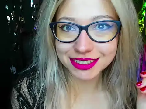 Snapshot of loveHeidi chatting on 15, 10, 2025 loveHeidi online show from 15, 10, 2025