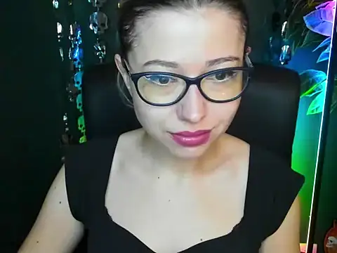 Snapshot of loveHeidi chatting on 27, 10, 2025 loveHeidi online show from 27, 10, 2025