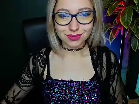 Snapshot of loveHeidi chatting on 20, 11, 2025 loveHeidi online show from 20, 11, 2025