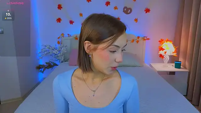 Snapshot of LumMina chatting on 25, 9, 2025 LumMina online show from 25, 9, 2025