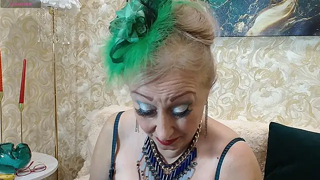  Sara  Smith  online show from 29, 10, 2025