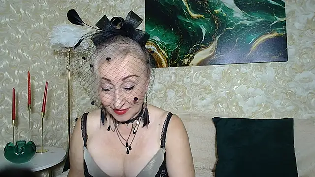  Sara  Smith  online show from 13, 9, 2025