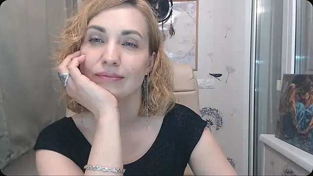 Snapshot of KatrinAlluring chatting on 27, 11, 2025 KatrinAlluring online show from 27, 11, 2025