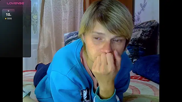 SaraSnow  online show from 11, 10, 2025