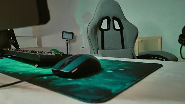 Yoka paradoXXX online show from 23, 10, 2025