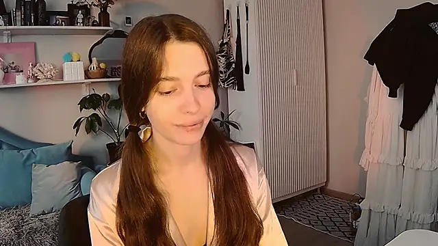 Yoka paradoXXX online show from 14, 5, 2026